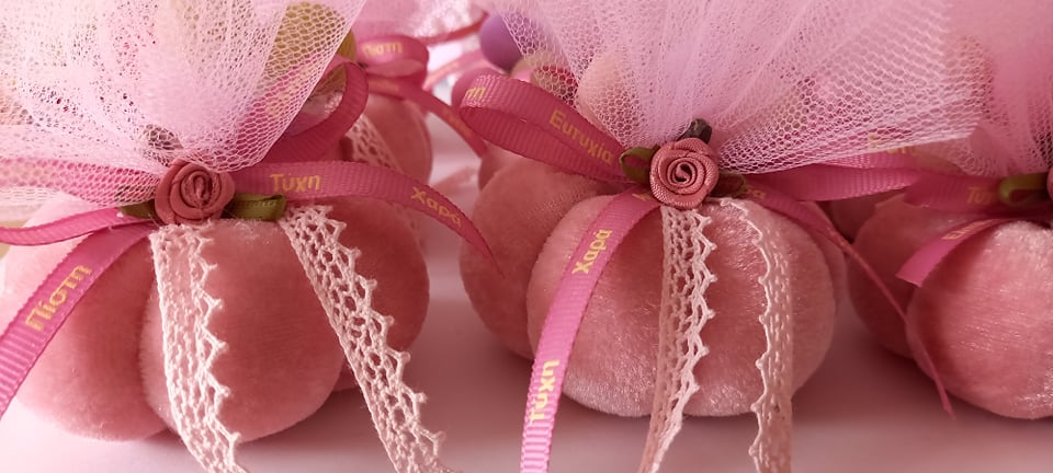 Χειροποίητη μπομπονιέρα βάπτισης βελούδινη κολοκύθα