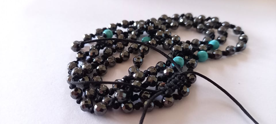 Χειροποίητο ροζάριο με ημιπολύτιμες πέτρες αιματίτη και χαολίτη
