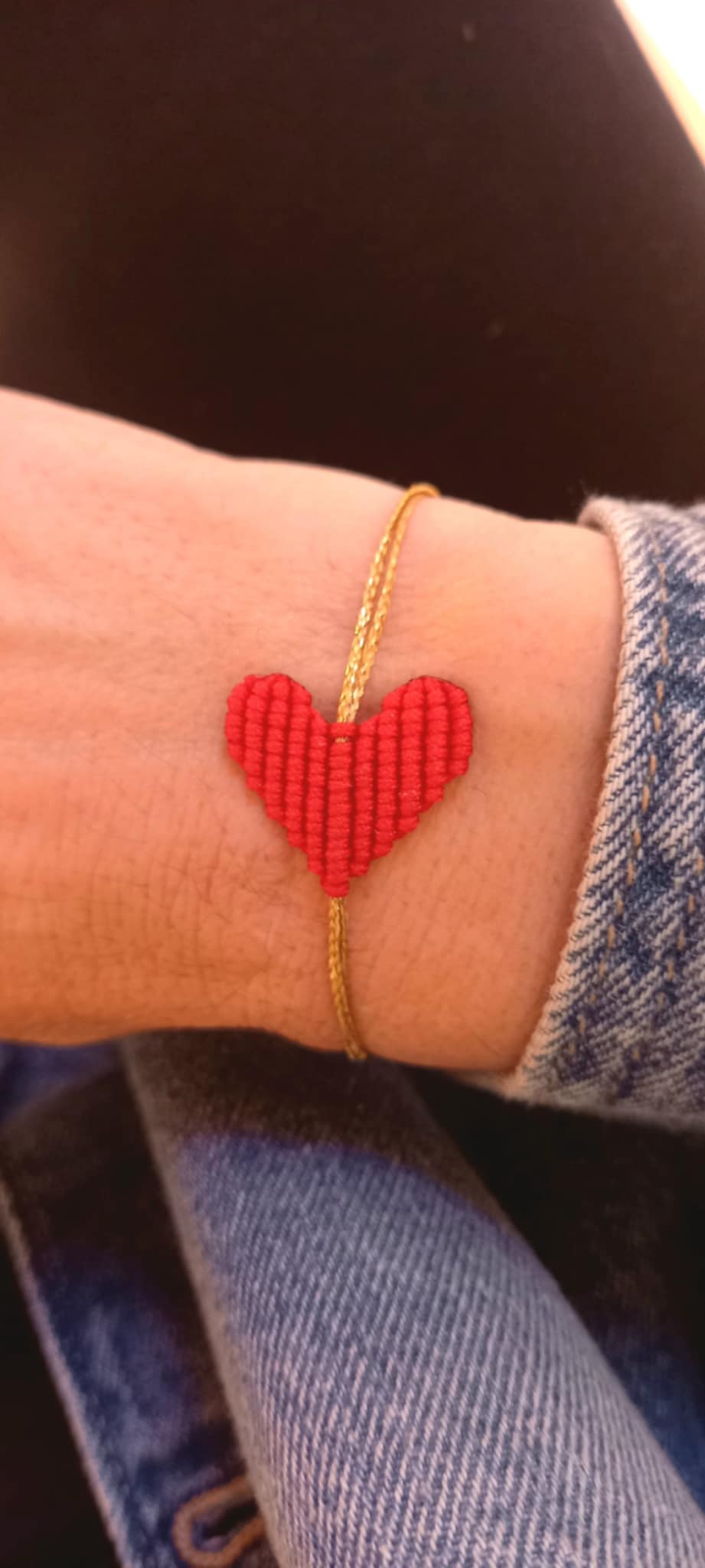 Βραχιόλι με καρδιά μακραμέ