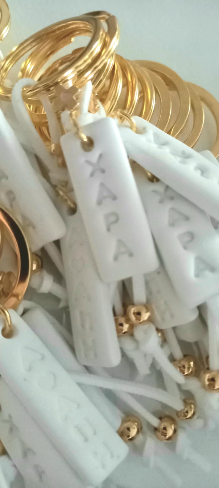 Μαρτυρικό βάπτισης μπρελόκ με υφή πορσελάνης και σταυρό