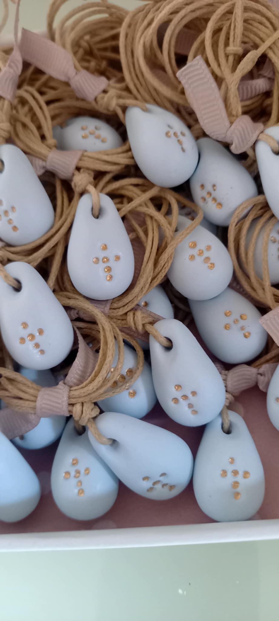 Μαρτυρικό βάπτισης για το λαιμό με υφή πορσελάνης