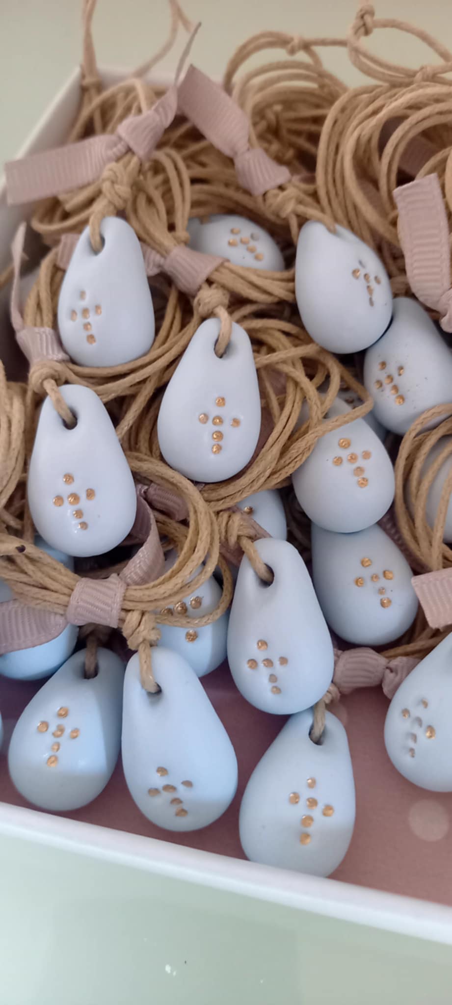 Μαρτυρικό βάπτισης για το λαιμό με υφή πορσελάνης