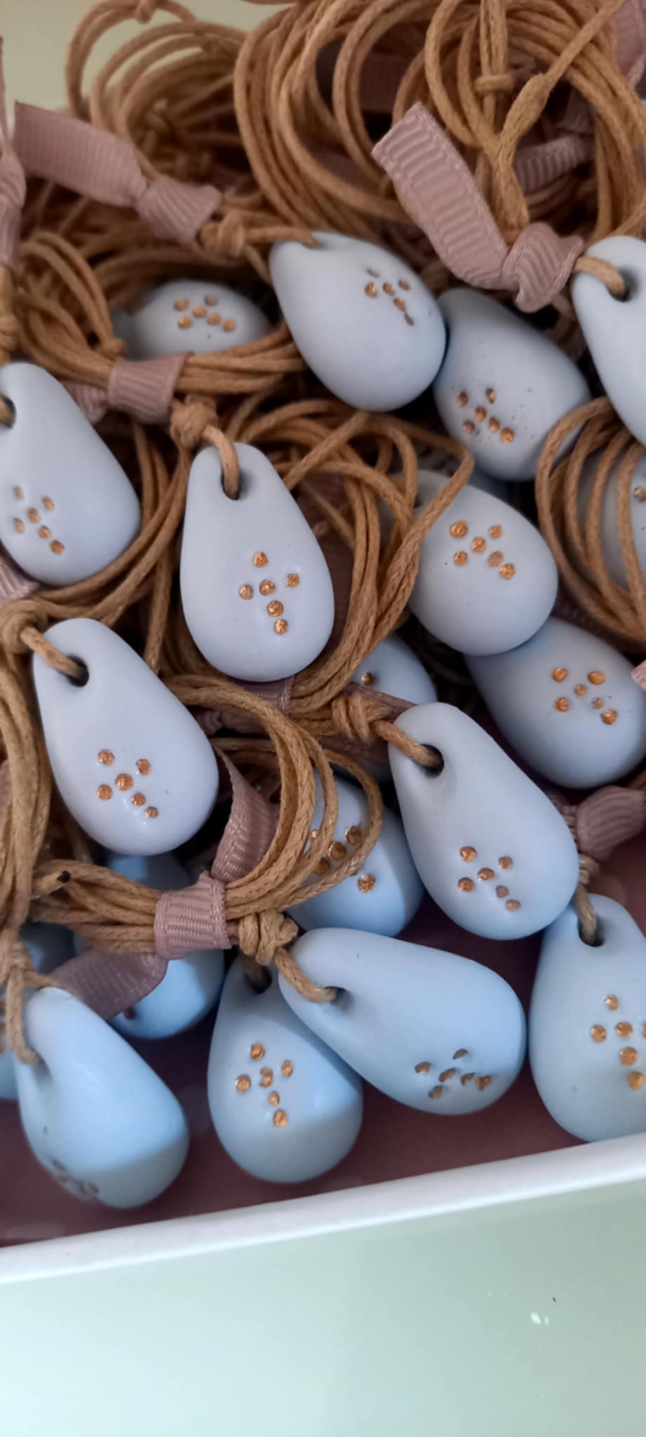 Μαρτυρικό βάπτισης για το λαιμό με υφή πορσελάνης