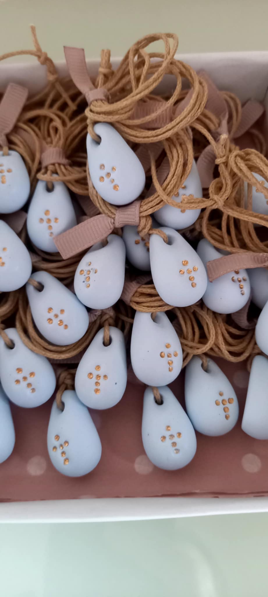 Μαρτυρικό βάπτισης για το λαιμό με υφή πορσελάνης