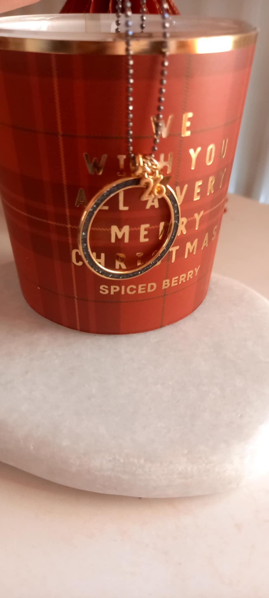 Κολιέ - γούρι με επιχρυσωμένα στοιχεία