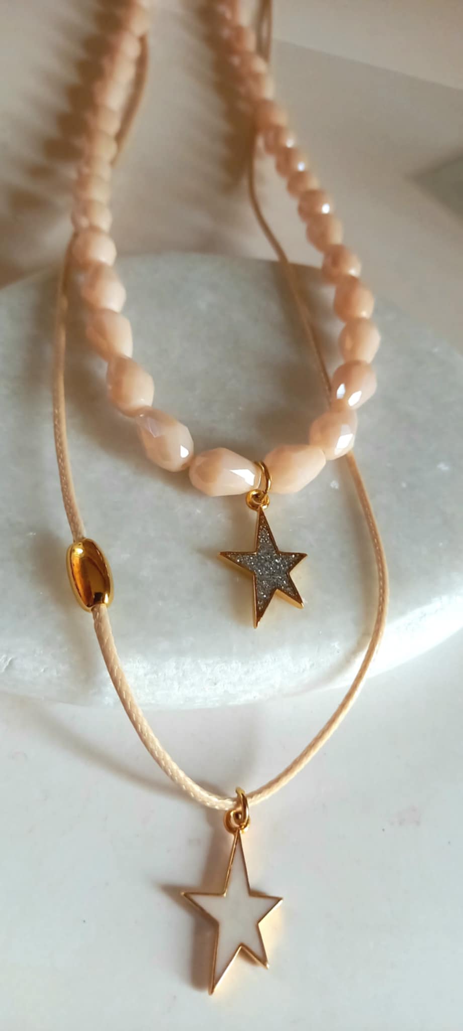 Κολιέ με κορδόνι και μοτίφ αστέρι