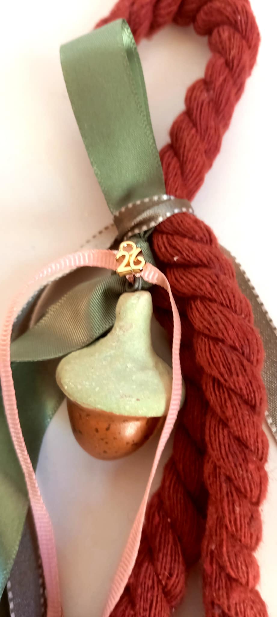 Κρεμαστό γούρι 2026 με κεραμικό βελανίδι