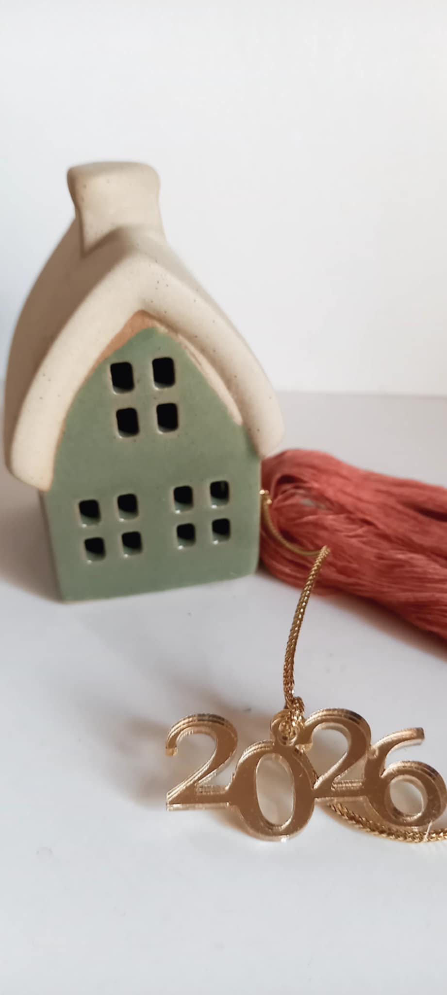 Επιτραπέζιο γούρι 2026 κεραμικό σπιτάκι