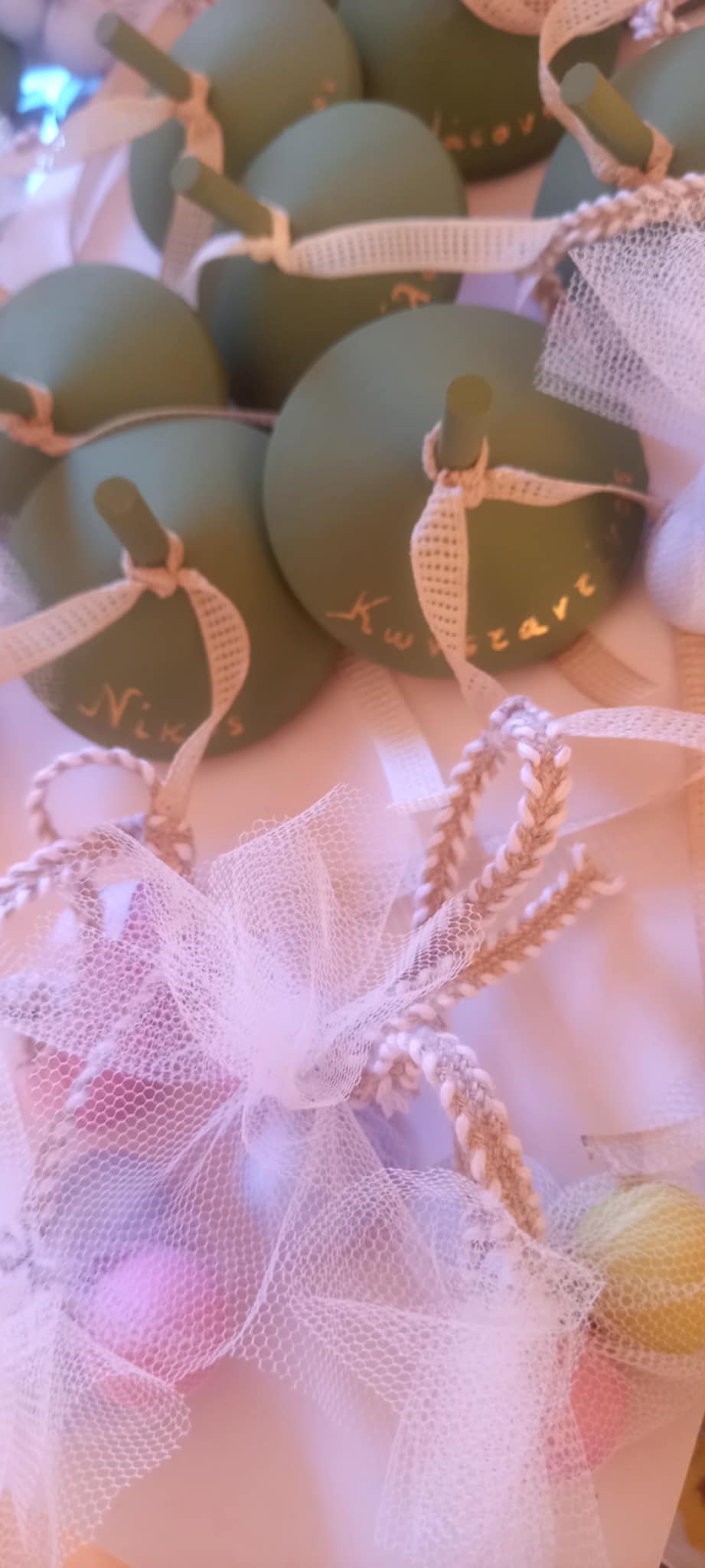 Μπομπονιέρα βάπτισης σβούρα με όνομα