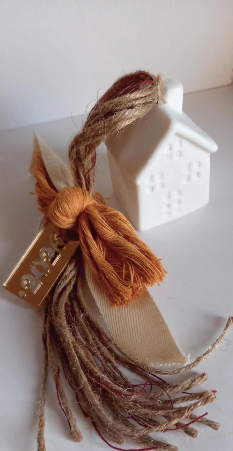 Γούρι 2026 σπιτάκι από πορσελάνη