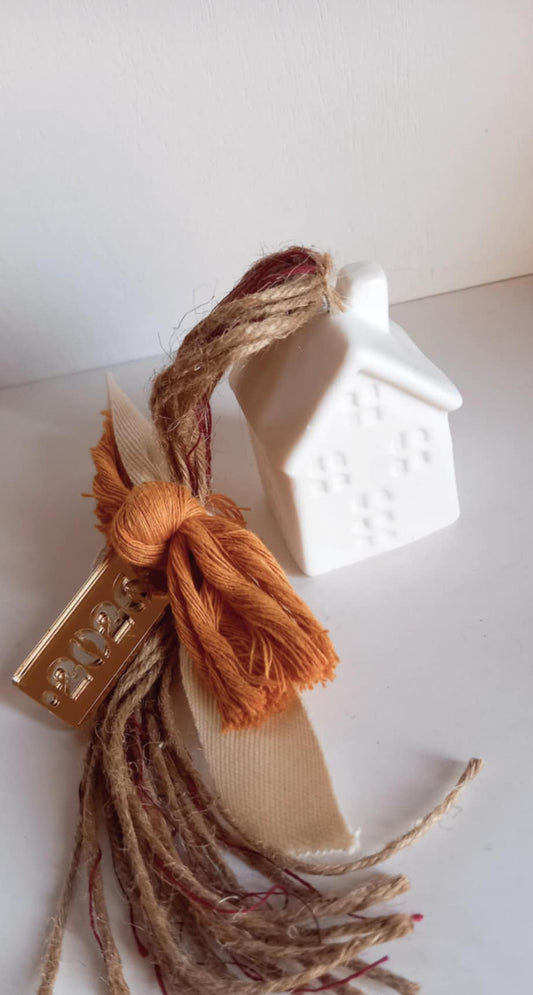 Γούρι 2026 σπιτάκι από πορσελάνη