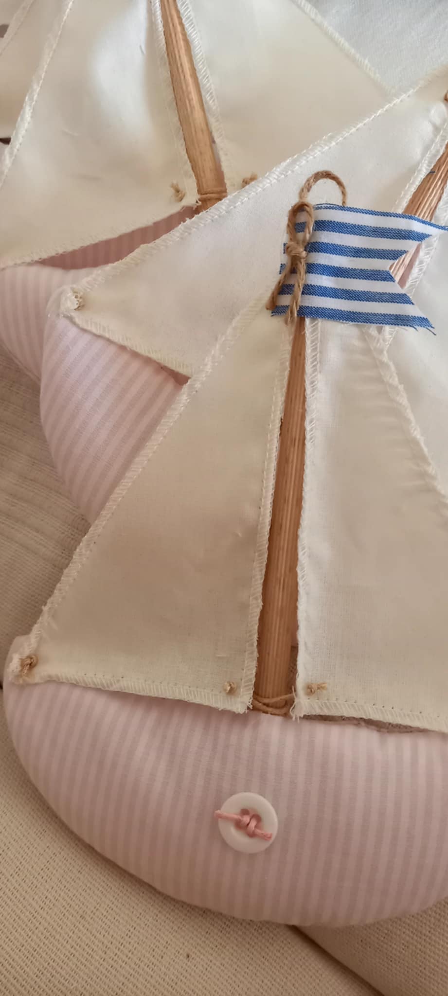 Μπομπονιέρα βάπτισης καραβάκι από ύφασμα