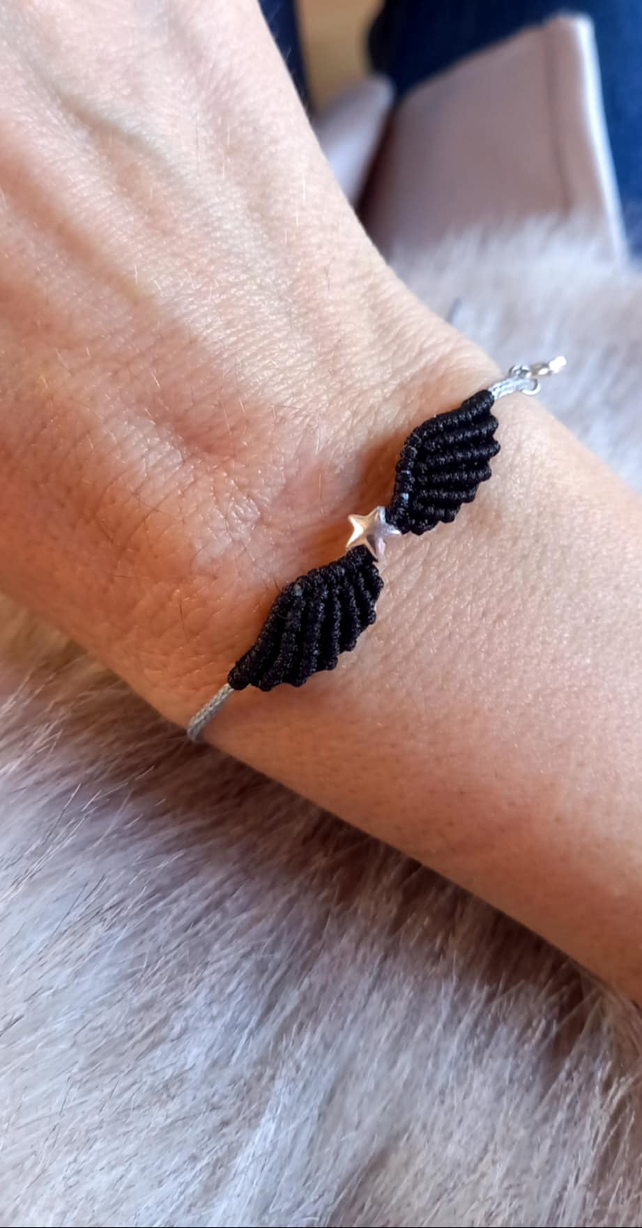 Βραχιόλι - γούρι με μακραμέ φτερά αγγέλου