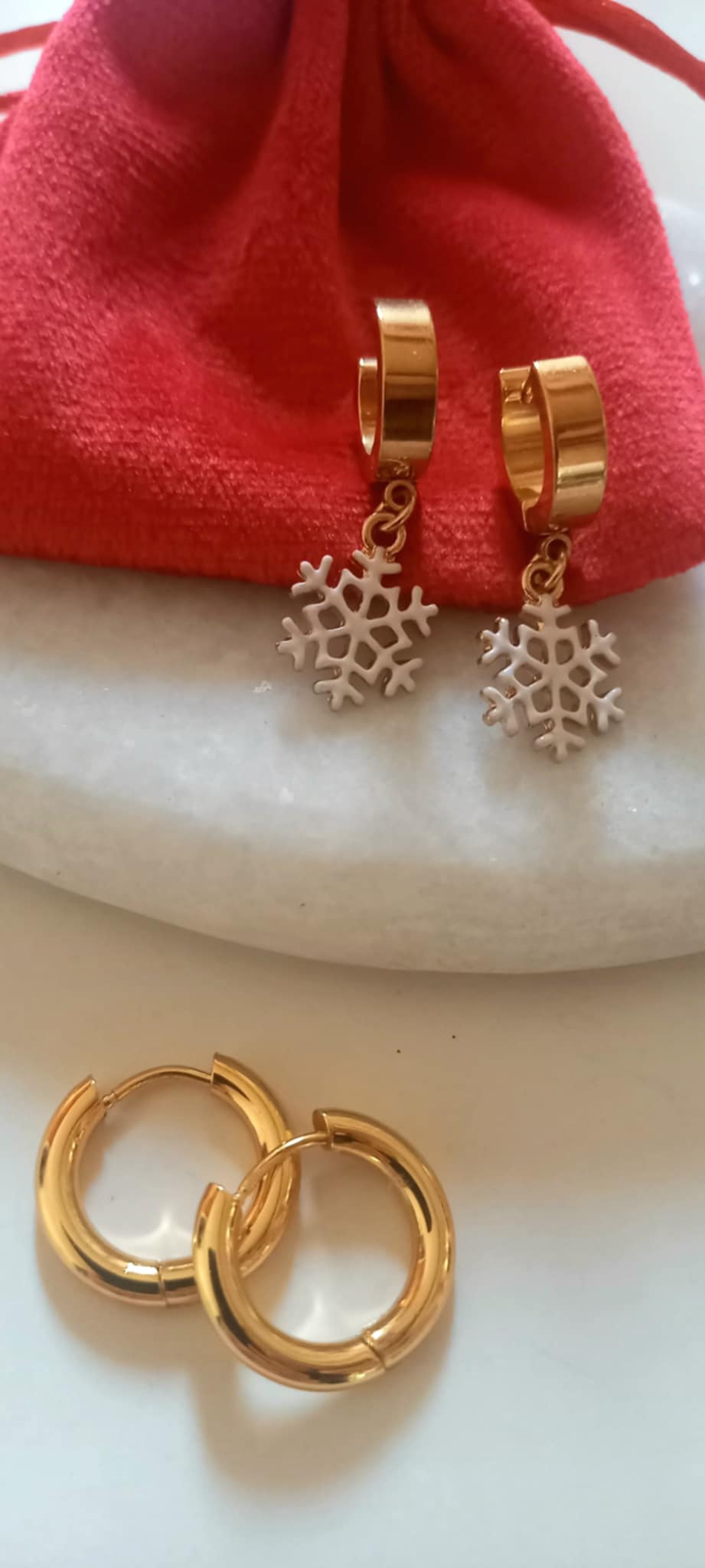 Σκουλαρίκια με μοτίφ χιονονιφάδα με σμάλτο