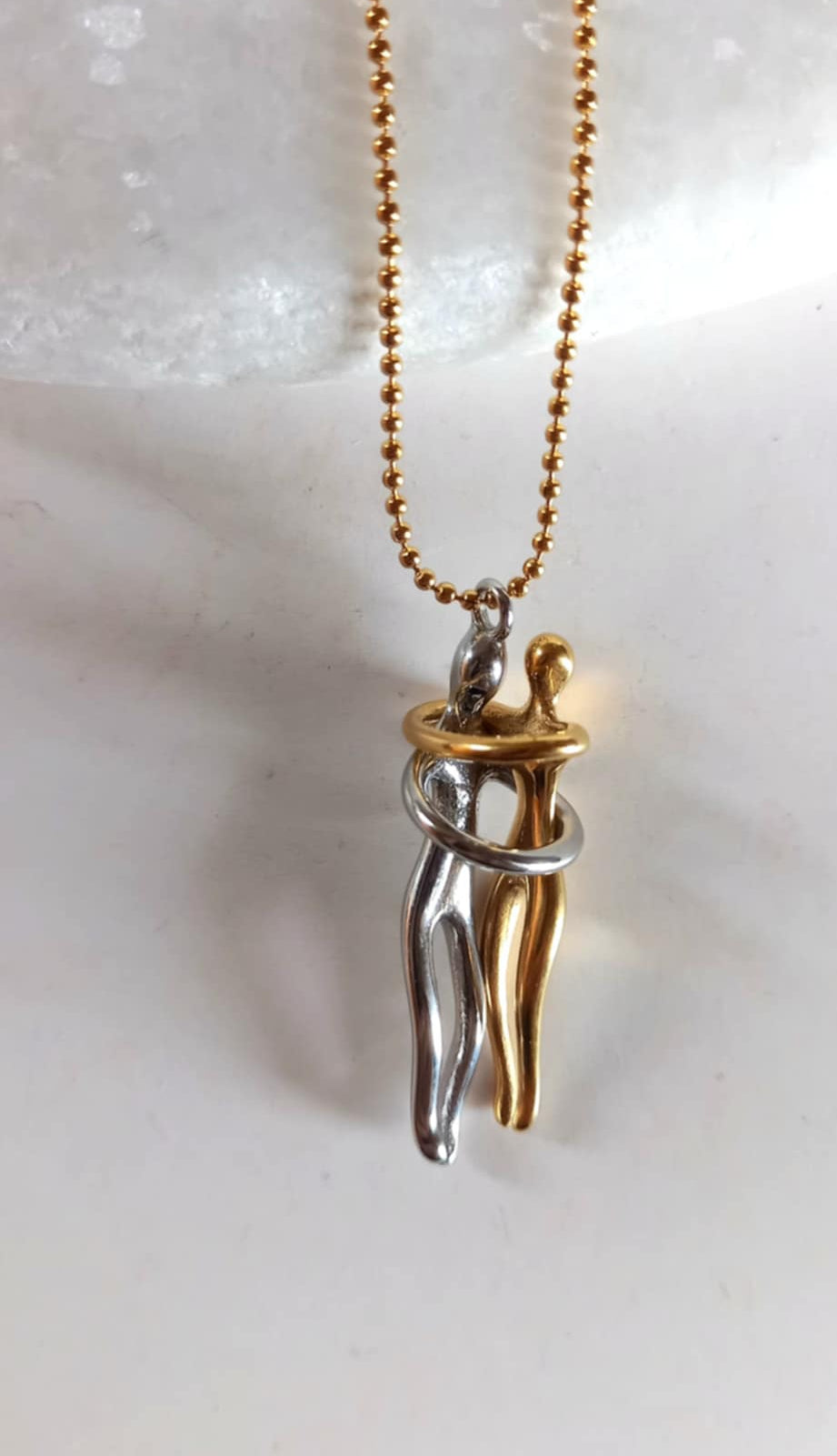 Κολιέ με αλυσίδα και μοτίφ χορευτές