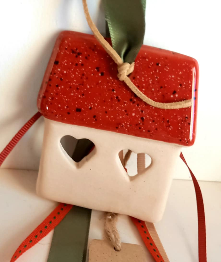 Γούρι με κεραμικό σπιτάκι