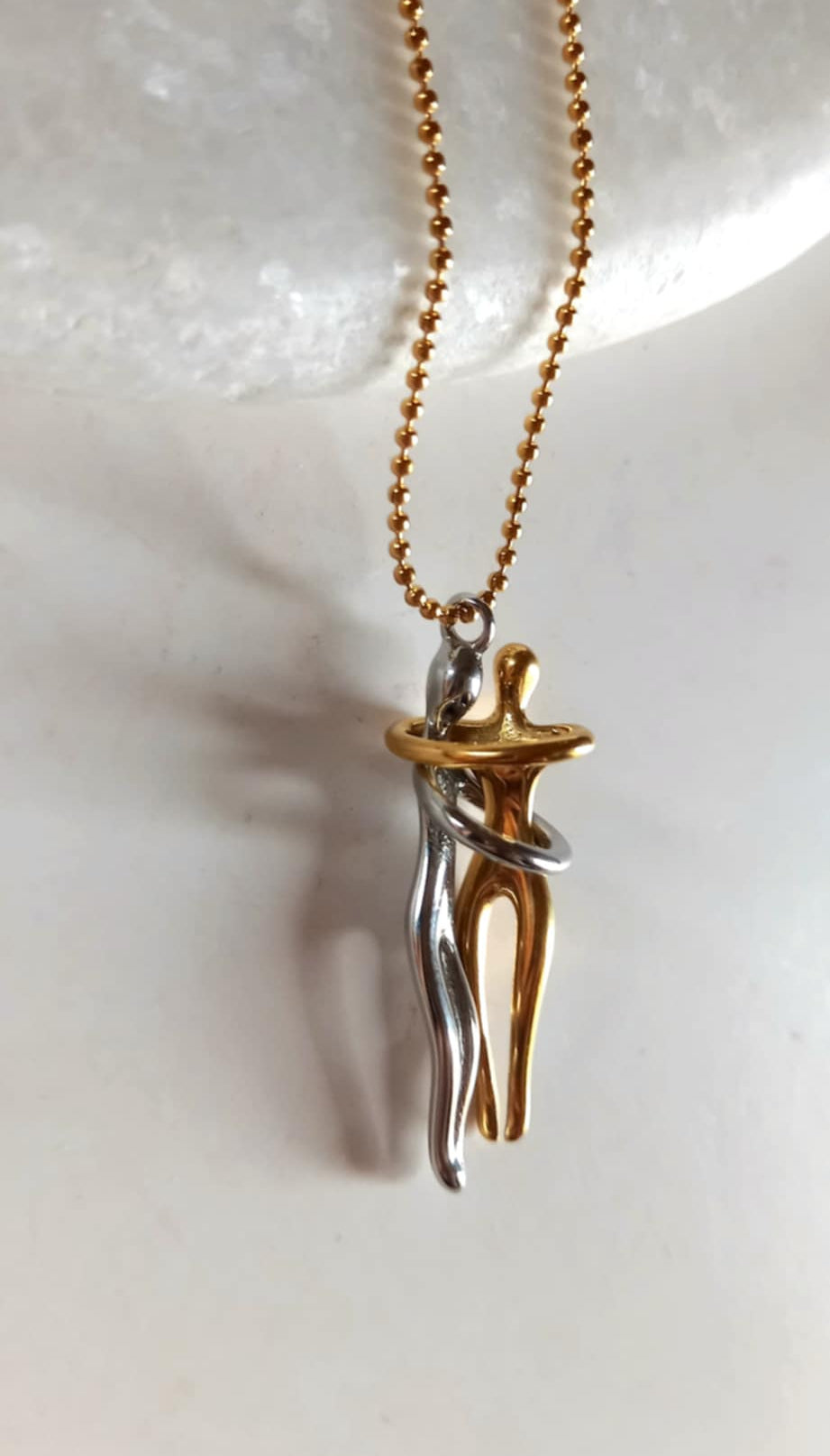 Κολιέ με αλυσίδα και μοτίφ χορευτές