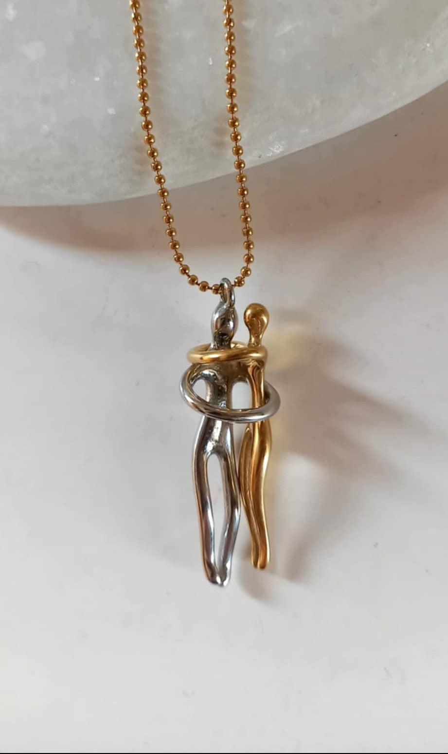 Κολιέ με αλυσίδα και μοτίφ χορευτές