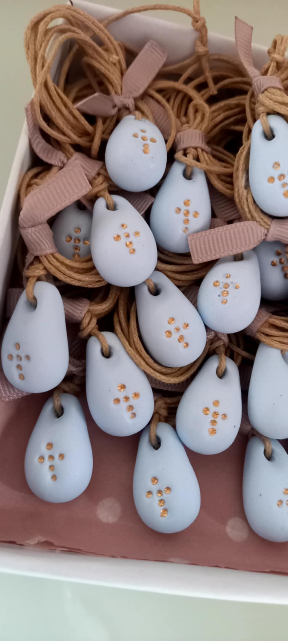 Μαρτυρικό βάπτισης για το λαιμό με υφή πορσελάνης