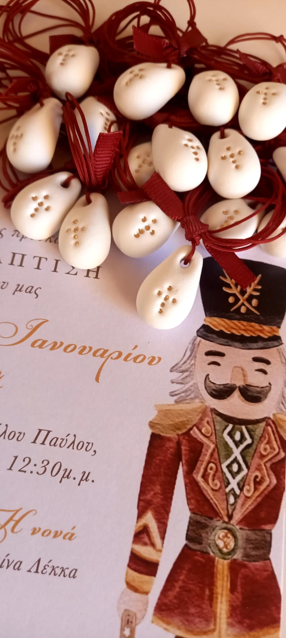 Μαρτυρικό για το λαιμό με υφή πορσελάνης