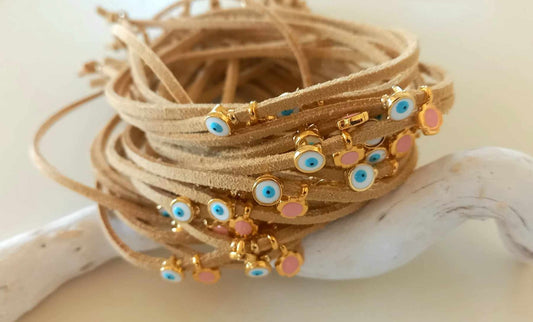 Χειροποίητο μαρτυρικό βραχιόλι με καστόρι, σταυρό και μάτι