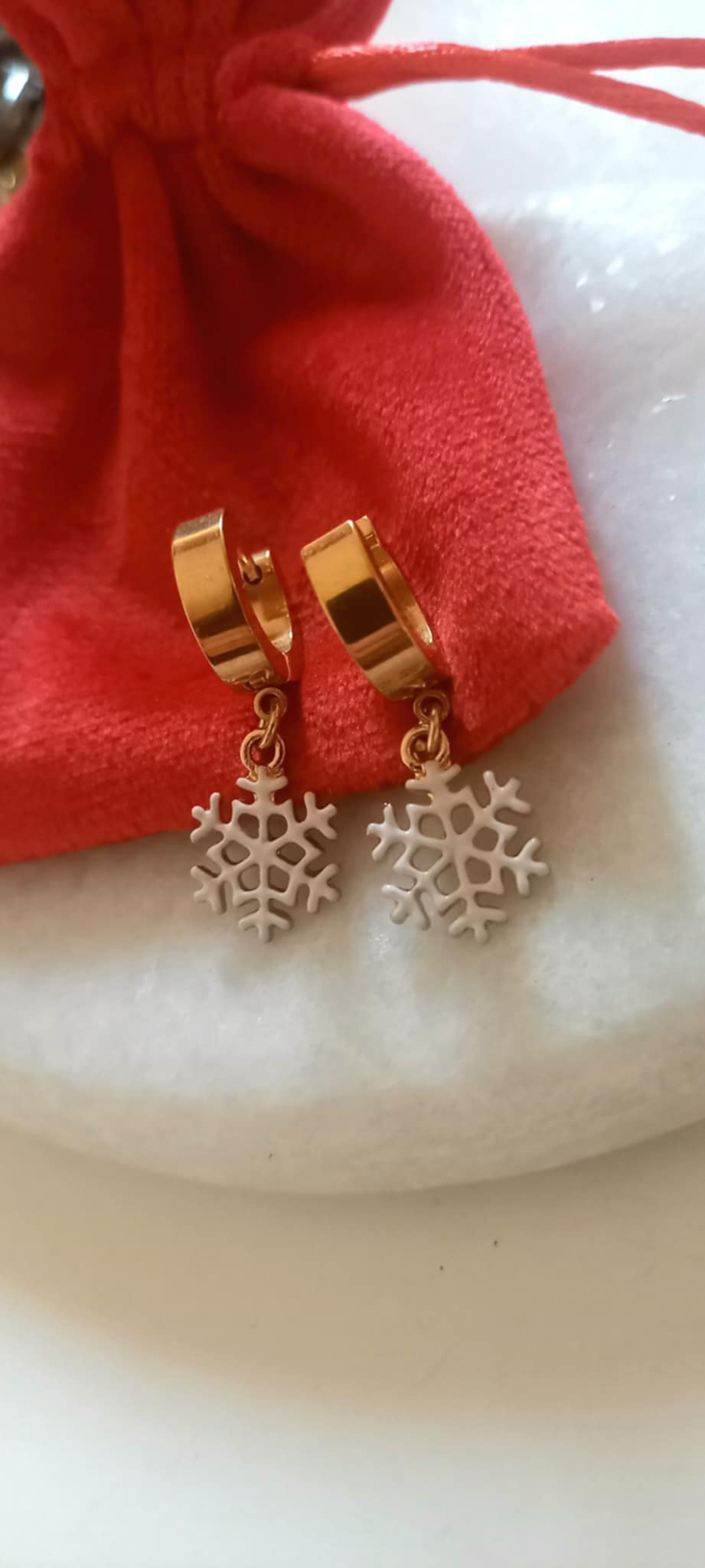 Σκουλαρίκια με μοτίφ χιονονιφάδα με σμάλτο