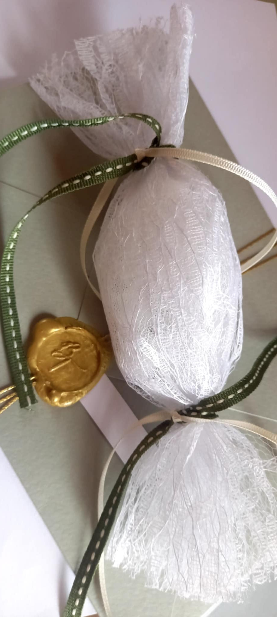 Μπομπονιέρα γάμου - βάπτισης καραμέλα με δαντέλα