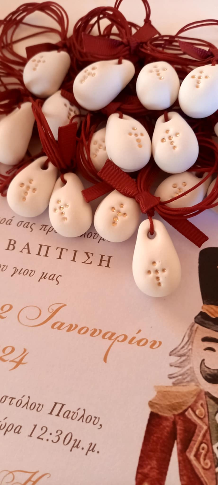 Μαρτυρικό για το λαιμό με υφή πορσελάνης