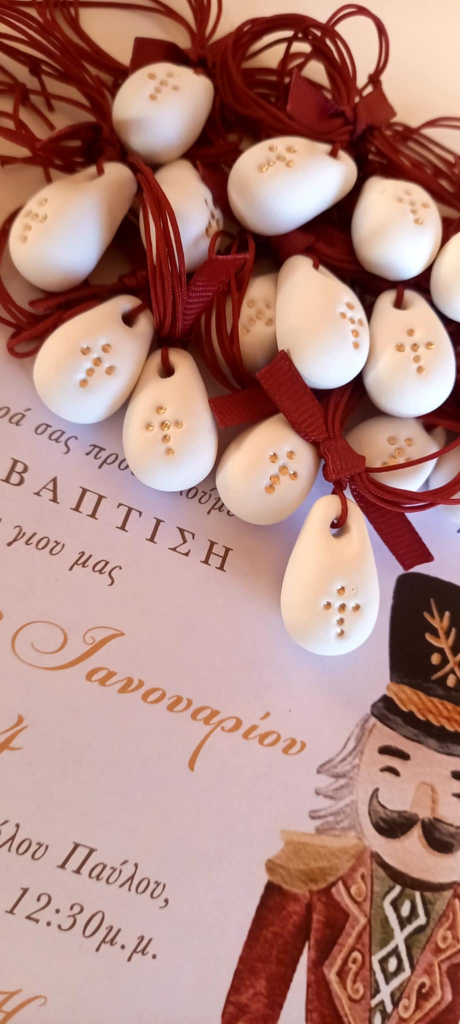 Μαρτυρικό για το λαιμό με υφή πορσελάνης