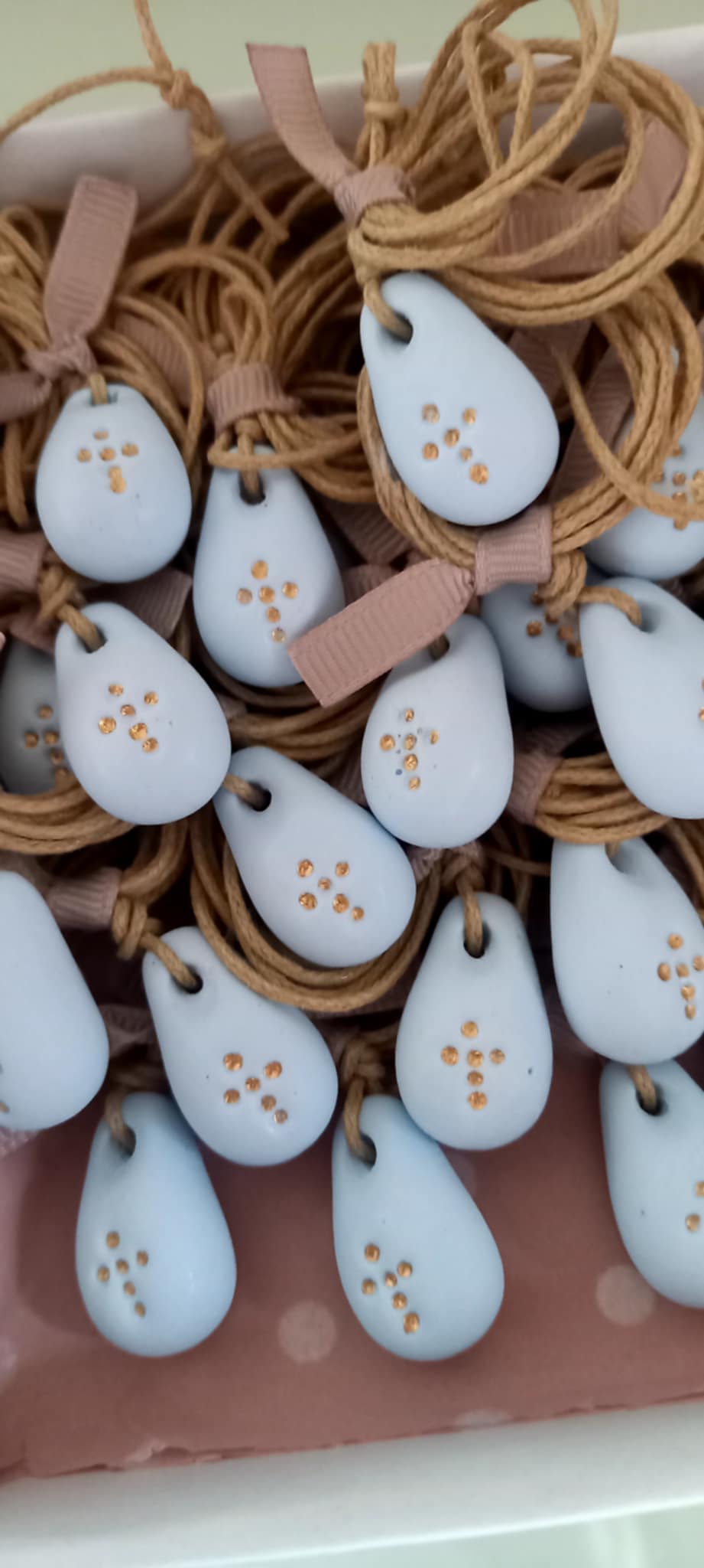 Μαρτυρικό βάπτισης για το λαιμό με υφή πορσελάνης