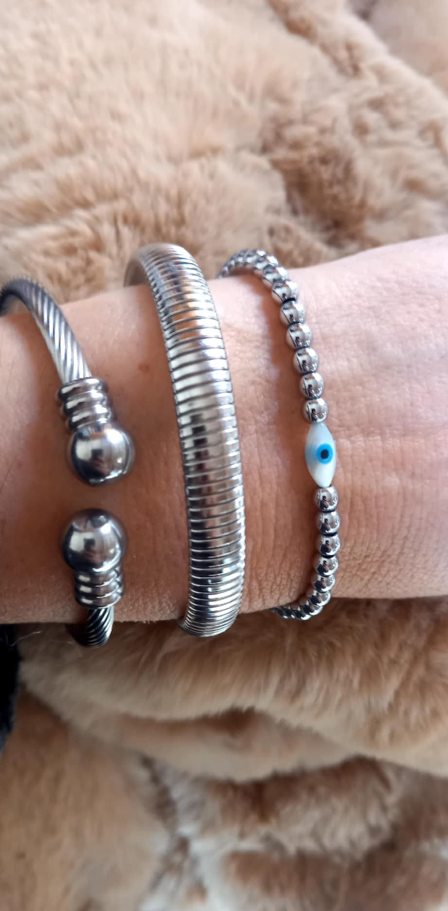 Βραχιόλι με αιματίτες και φίλντισι μάτι