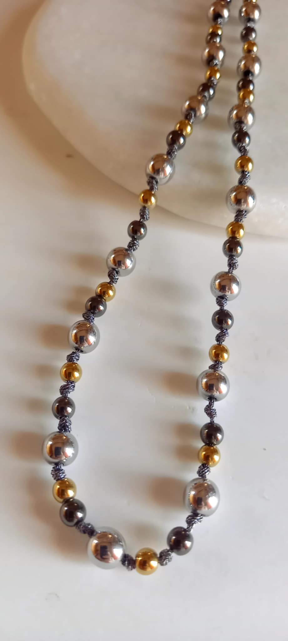 Κολιέ - ροζάριο με αιματίτες σε τριχρωμία