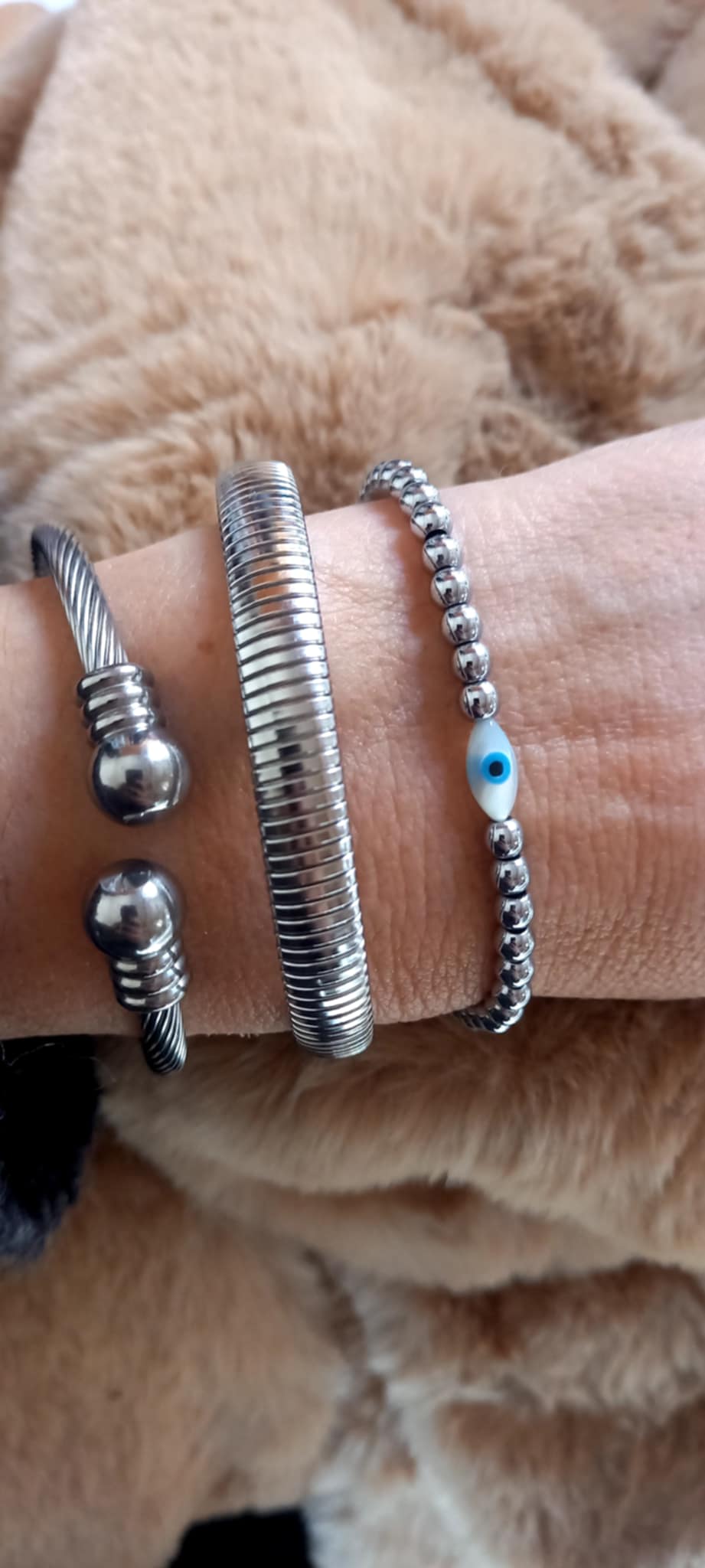 Βραχιόλι με αιματίτες και φίλντισι μάτι