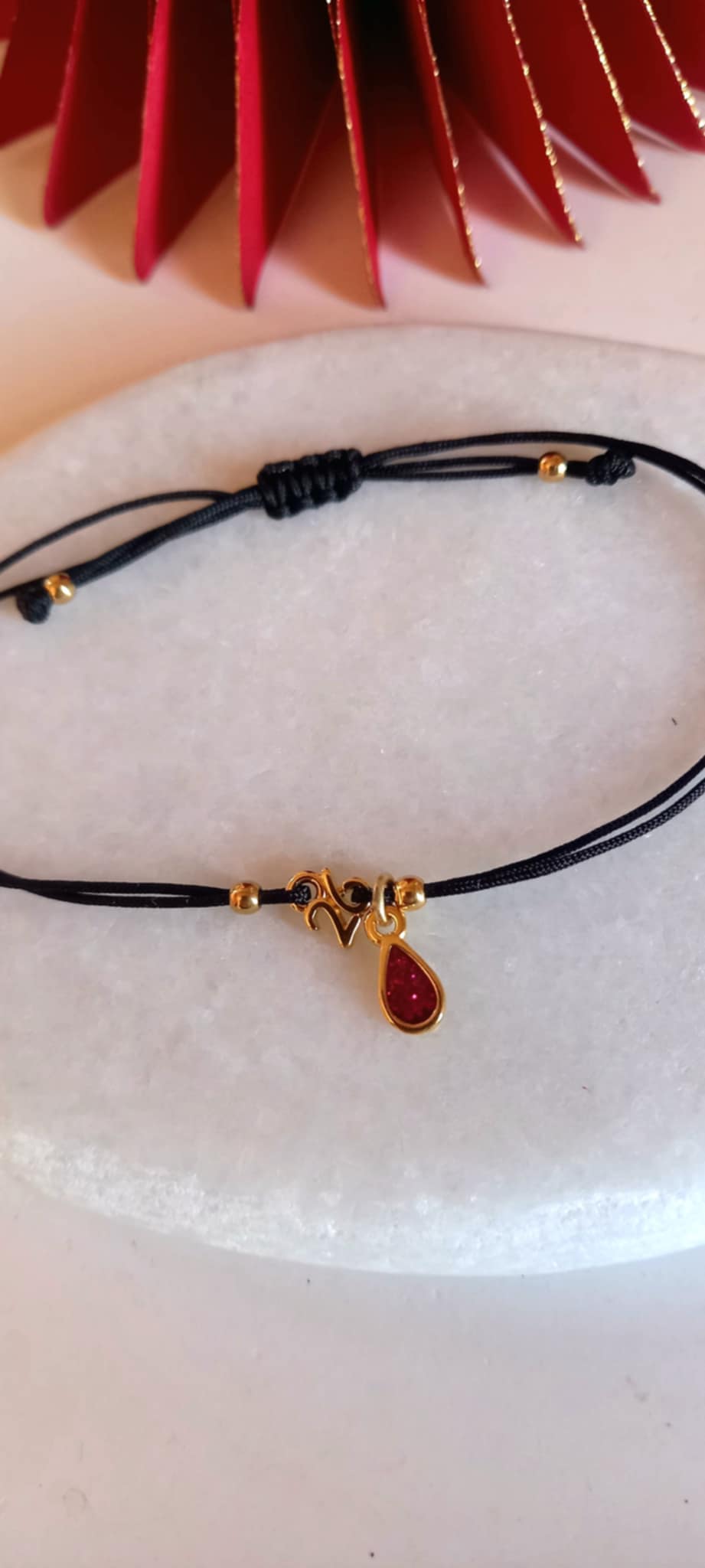 Βραχιόλι - γούρι 2026 με επιχρυσωμένα στοιχεία