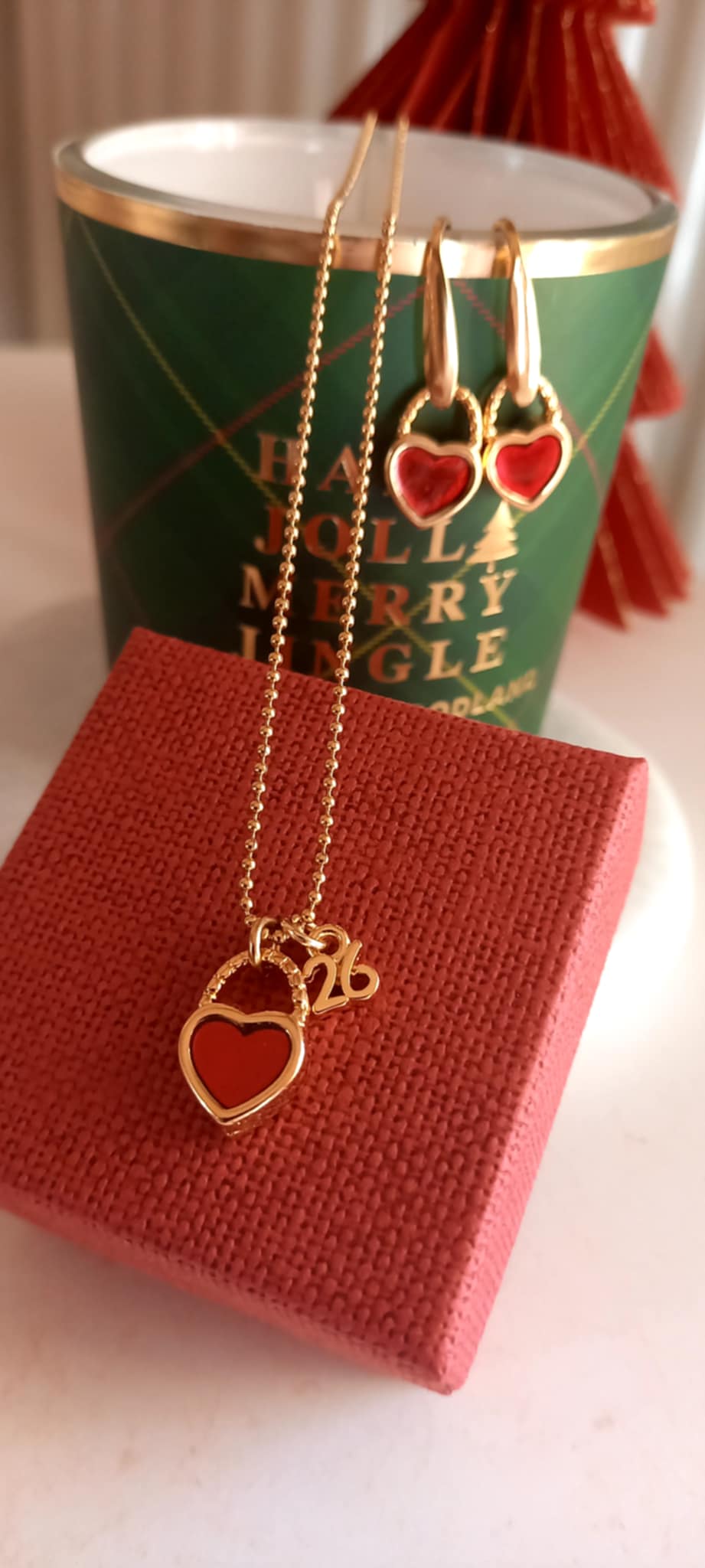 Σκουλαρίκια από ατσάλι με μοτίφ καρδιές