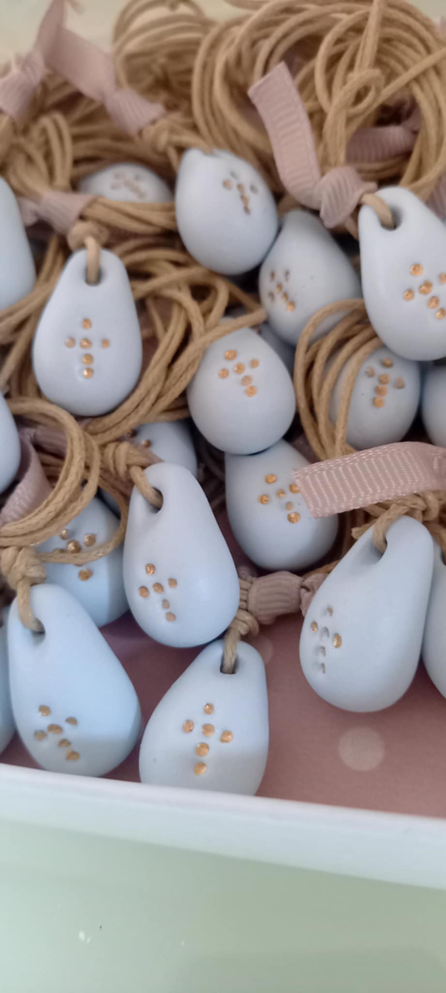 Μαρτυρικό βάπτισης για το λαιμό με υφή πορσελάνης