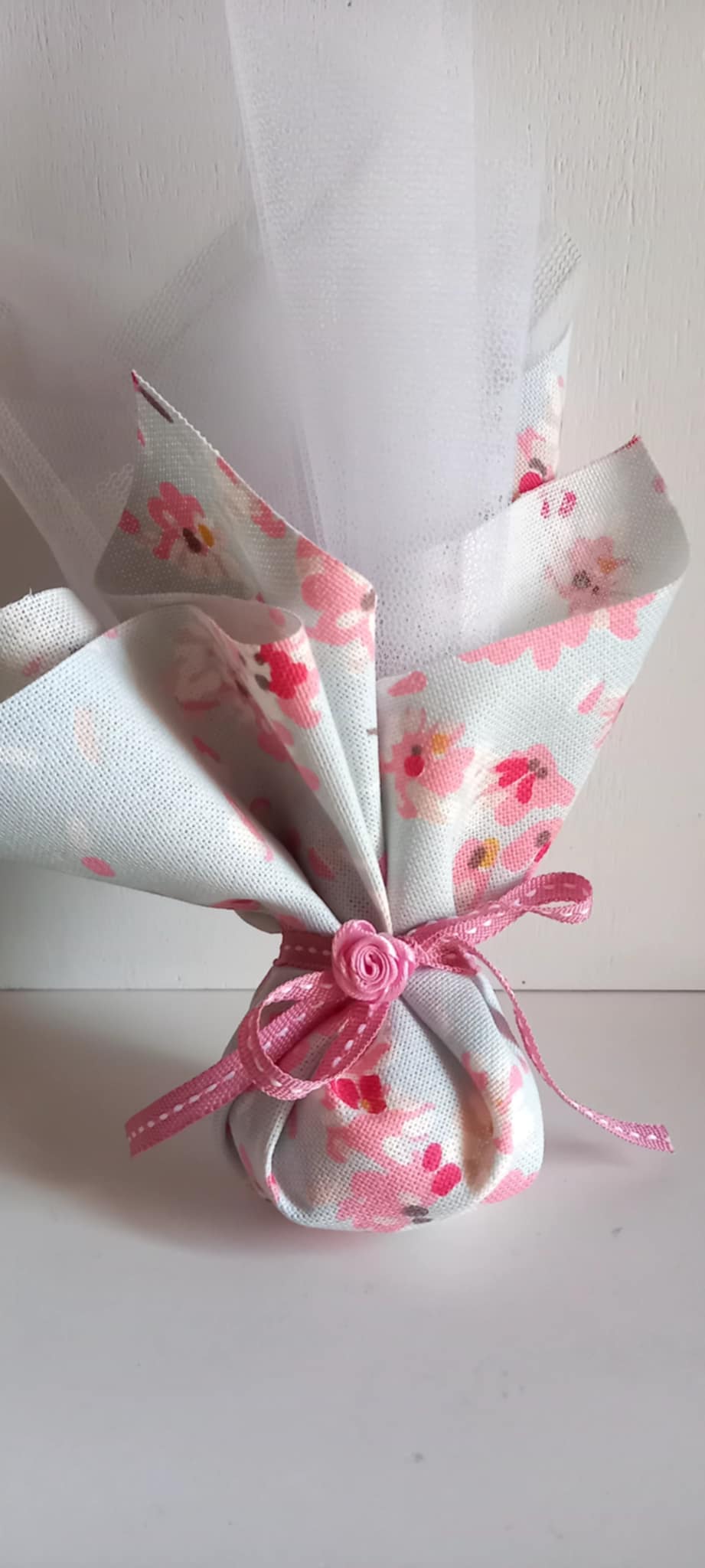 Μπομπονιέρα βάπτισης με φλοράλ μοτίβο