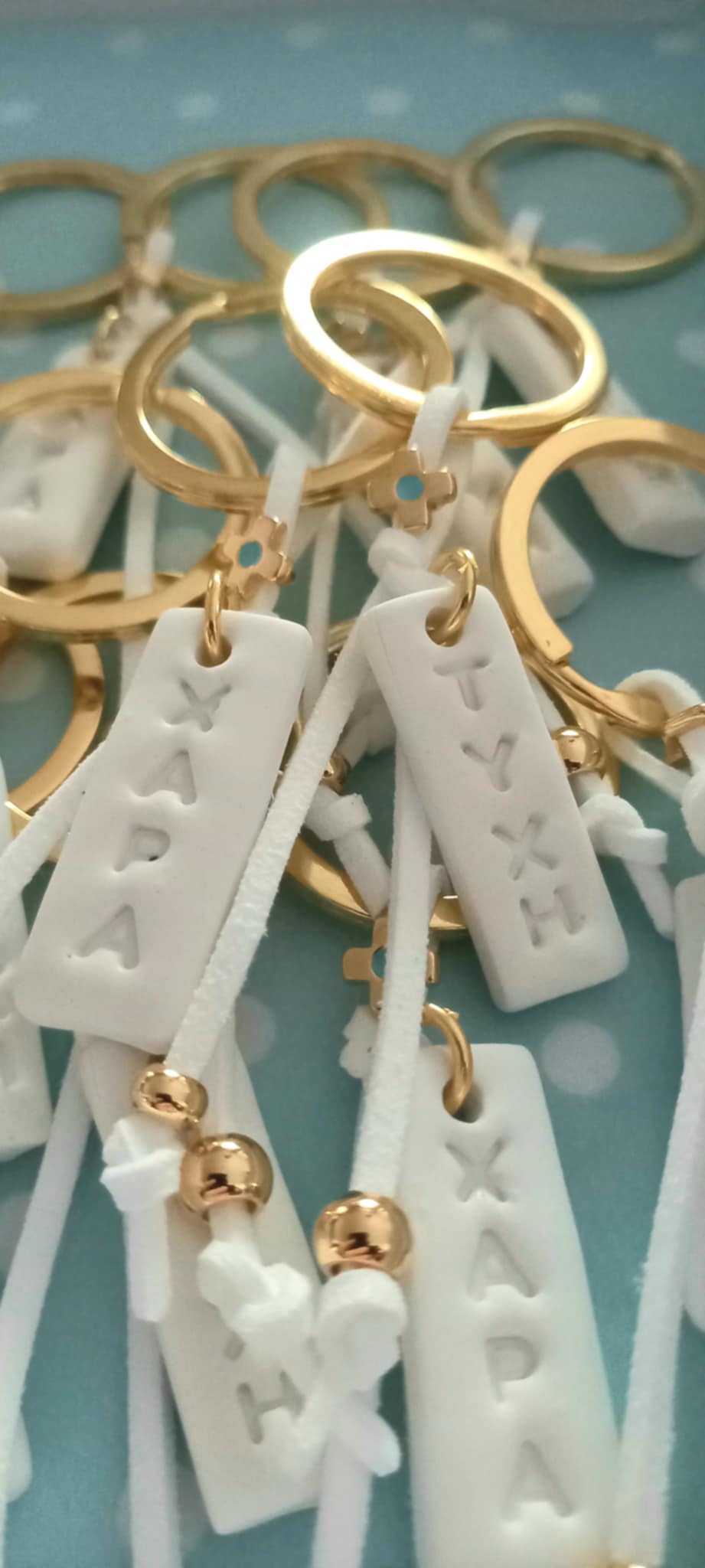 Μαρτυρικό βάπτισης μπρελόκ με υφή πορσελάνης και σταυρό