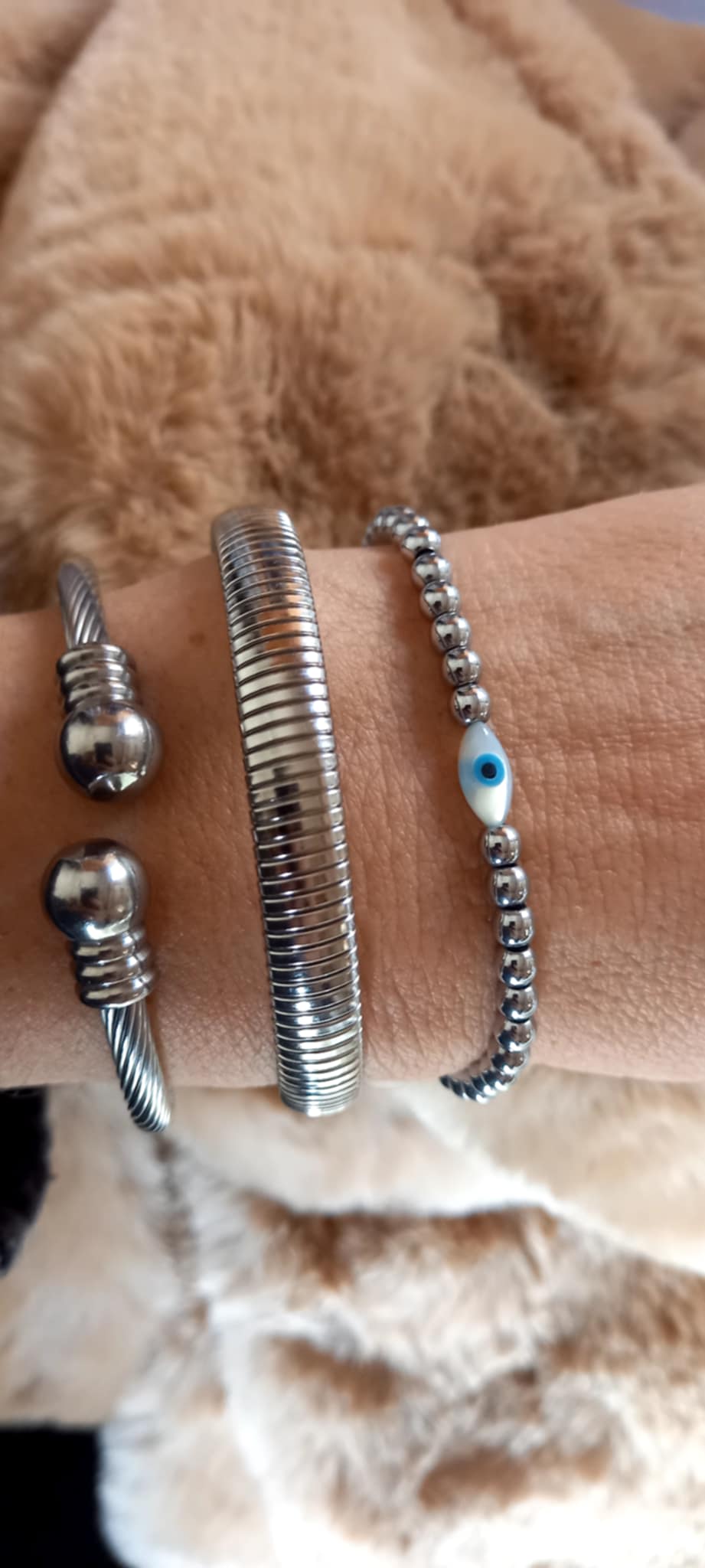 Βραχιόλι με αιματίτες και φίλντισι μάτι