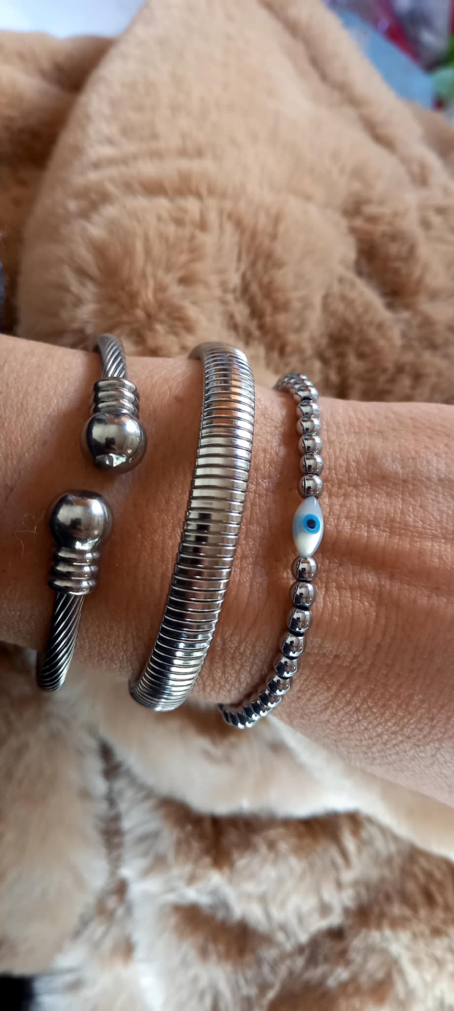 Βραχιόλι με αιματίτες και φίλντισι μάτι