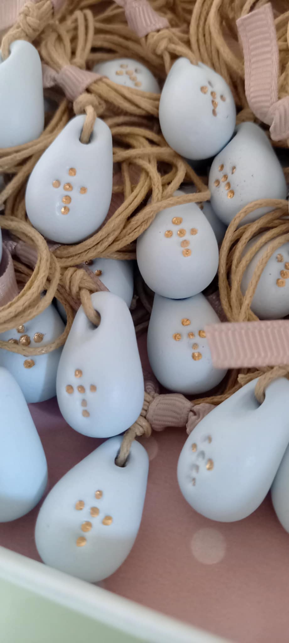 Μαρτυρικό βάπτισης για το λαιμό με υφή πορσελάνης