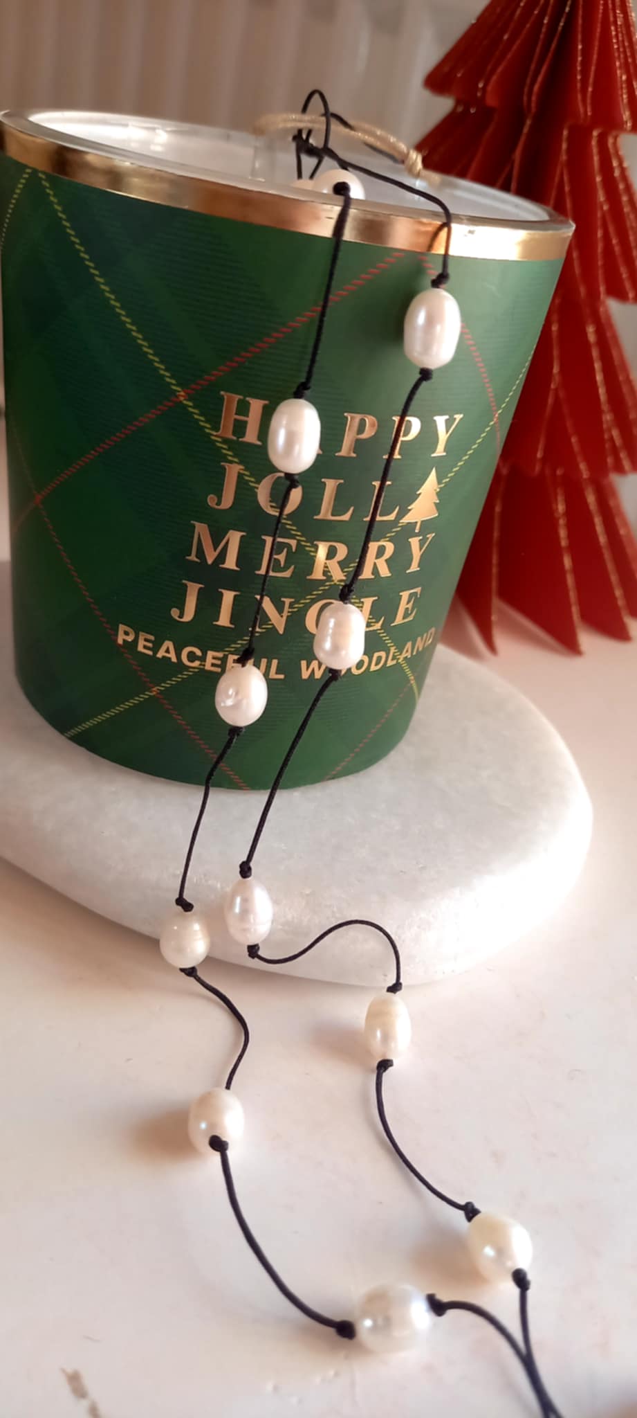 Fresh waterpearl necklace with black cord