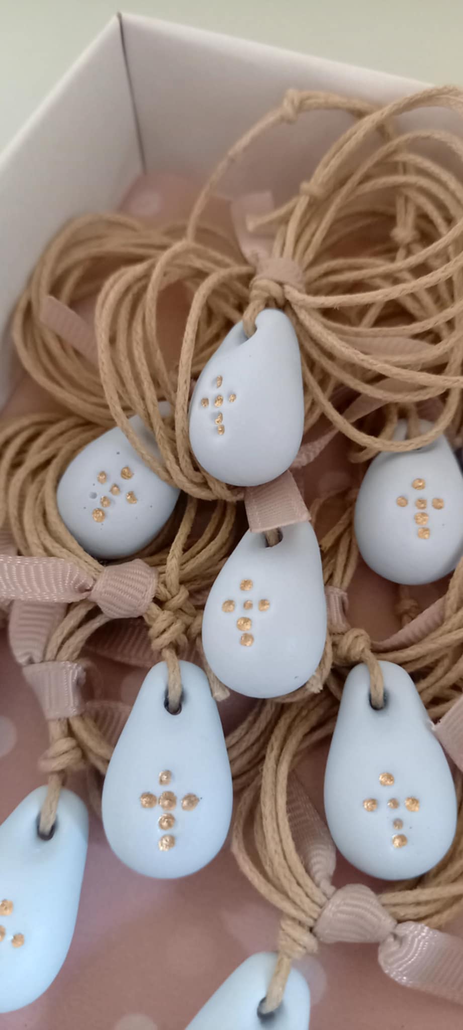 Μαρτυρικό βάπτισης για το λαιμό με υφή πορσελάνης