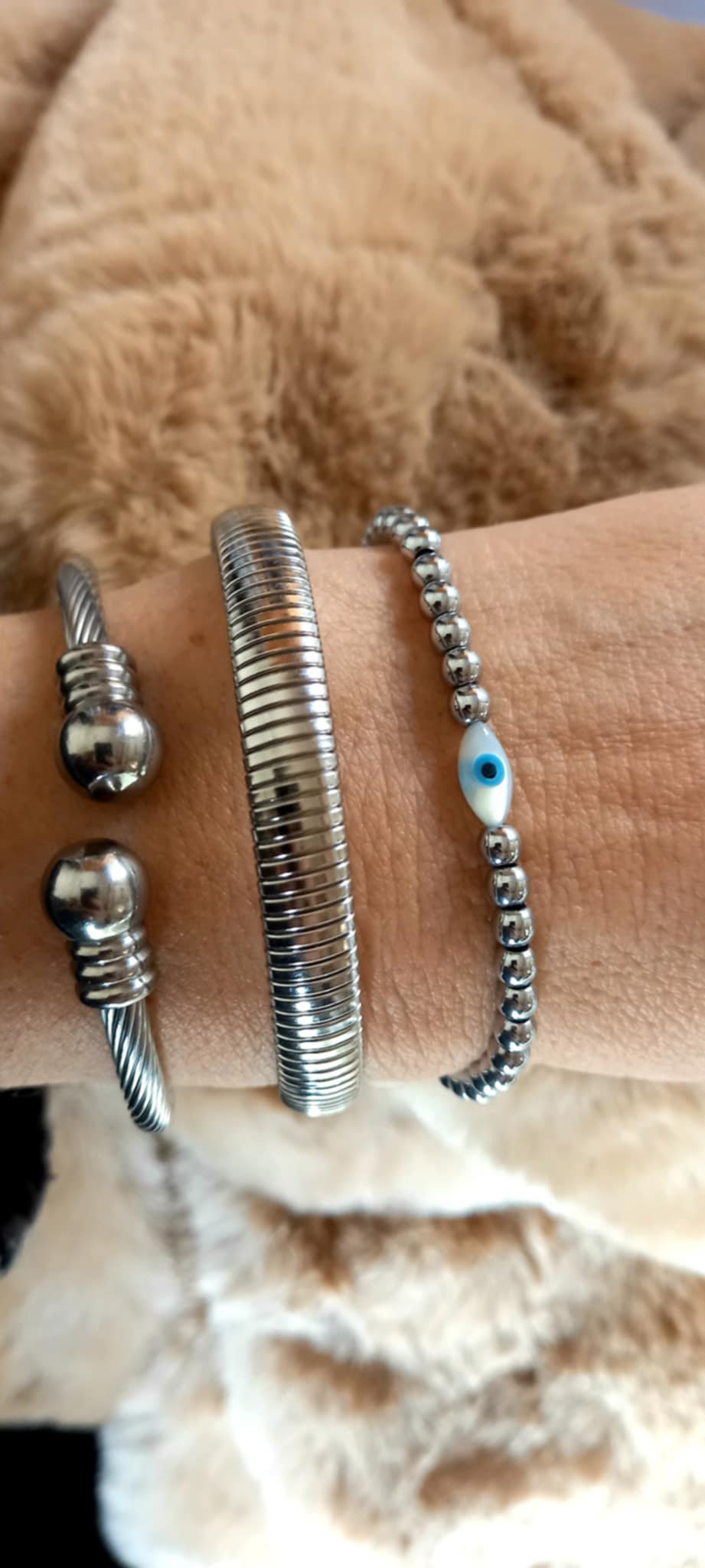 Βραχιόλι με αιματίτες και φίλντισι μάτι