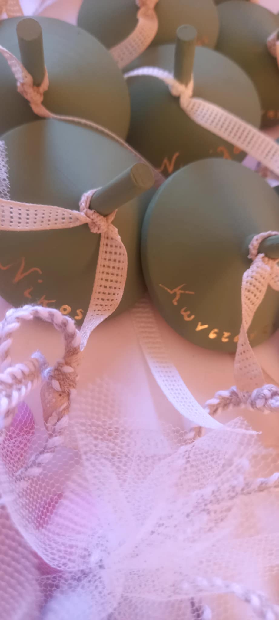 Μπομπονιέρα βάπτισης σβούρα με όνομα