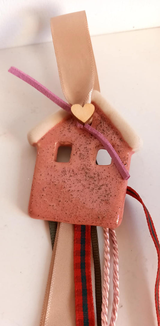 Κρεμαστό γούρι με κεραμικό σπιτάκι