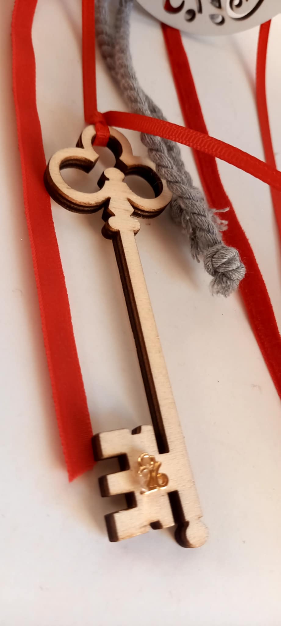 Κρεμαστό γούρι ξύλινο ρόδι