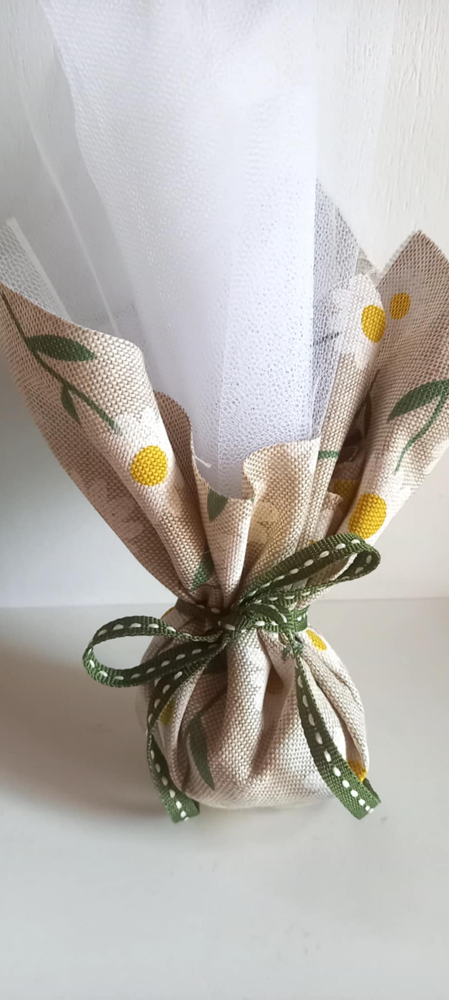 Μπομπονιέρα βάπτισης με θέμα μαργαρίτες