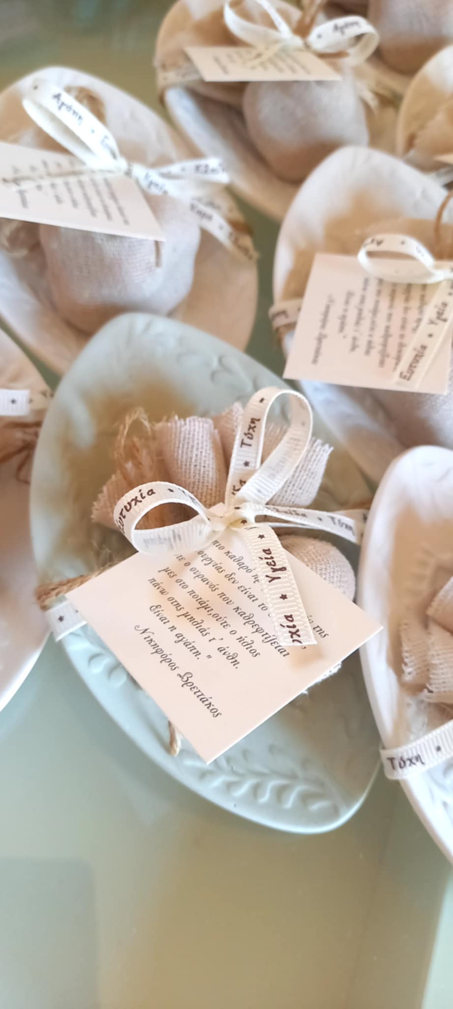 Μπομπονιέρα γάμου - βάπτισης κεραμικό πιατάκι