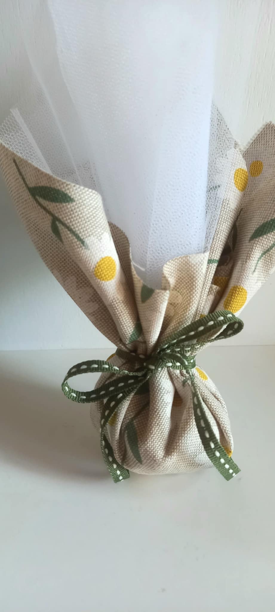 Μπομπονιέρα βάπτισης με θέμα μαργαρίτες